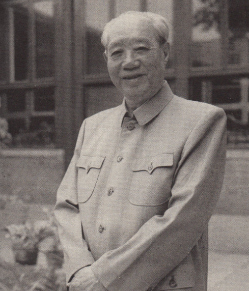 毛主席的保健醫生王鶴濱，曾力勸主席戒菸，因與江青不和離開主席