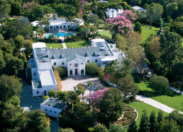 名媛希爾頓嫁了！甩14個富豪明星男友，曬千萬鑽戒，婚禮連辦三天