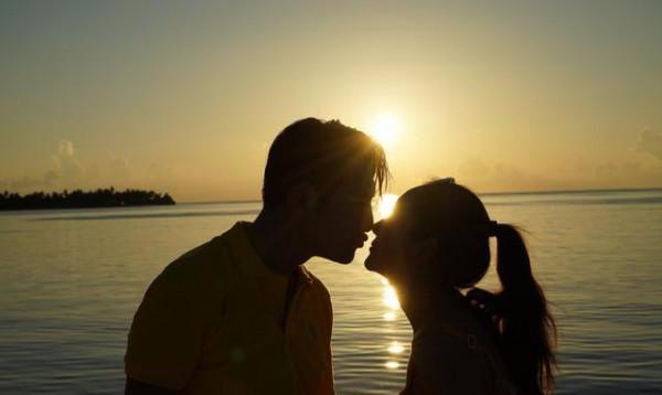 嚴屹寬杜若溪:一見鍾情愛上你,買房只寫老婆名字,婚後恩愛依舊 嚴屹寬杜若溪:一見鍾情愛上你,買房只寫老婆名字,婚後恩愛依舊