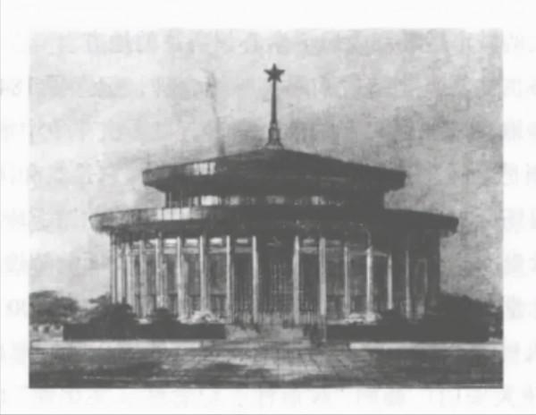 77年，毛主席紀念堂開門當天爆滿，中央緊急決定：每天只開4小時