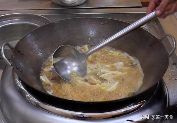 吃不夠的豬肉白菜燉粉條,試試廚師長這個做法,肉片鮮嫩入味 吃不夠的豬肉白菜燉粉條,試試廚師長這個做法,肉片鮮嫩入味