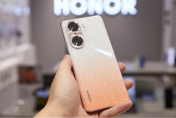 誰才是今年的“顏值天花板”，四款機型爭破了頭