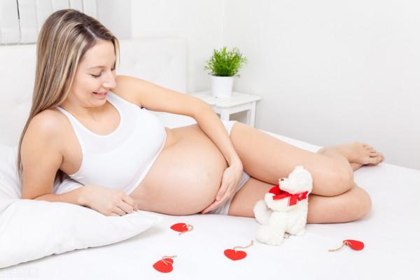 過期妊娠的危害大?造成這些風險,對孕婦與胎兒大為不利 過期妊娠的危害大?造成這些風險,對孕婦與胎兒大為不利