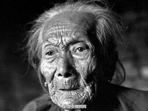 她們還在等待道歉 她們還在等待道歉