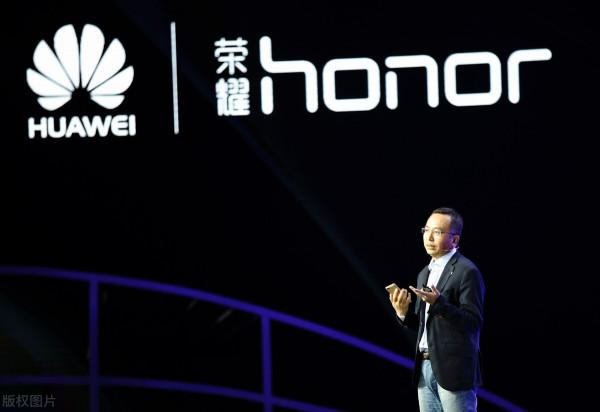 網傳榮耀Magic 4或配備副屏，整體外觀設計變化顯著