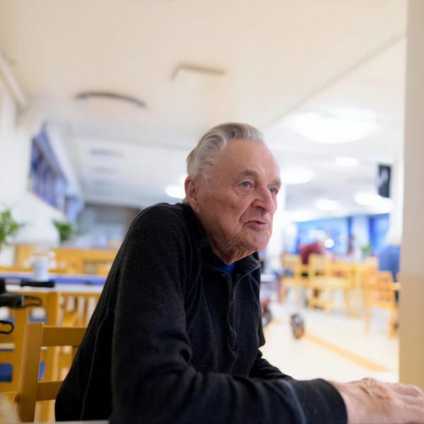 65歲保姆傾訴:照顧98歲僱主25年,臨走時僱主給了我30萬獎金 65歲保姆傾訴:照顧98歲僱主25年,臨走時僱主給了我30萬獎金