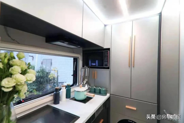 首款長安原廠房車亮相！2.0T+四驅，和長城炮/大通T90比咋樣？