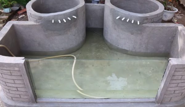 嫌院落一角太單調，用上紅磚成本就兩三百，瞬間成為一道靚麗風景