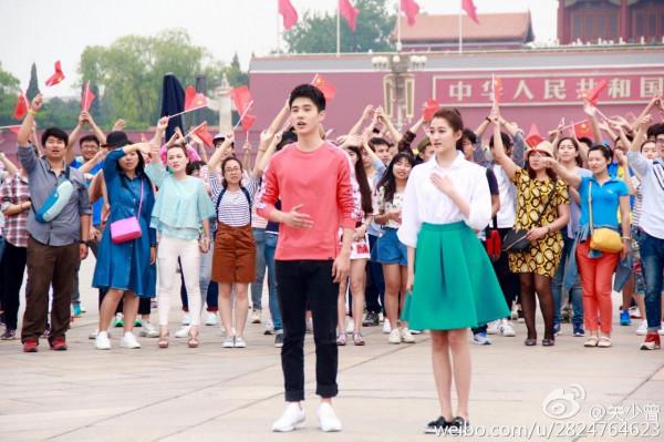 陽光少年劉昊然和關曉彤的合照,你喜歡他們合唱的歌曲嗎? 陽光少年劉昊然和關曉彤的合照,你喜歡他們合唱的歌曲嗎?