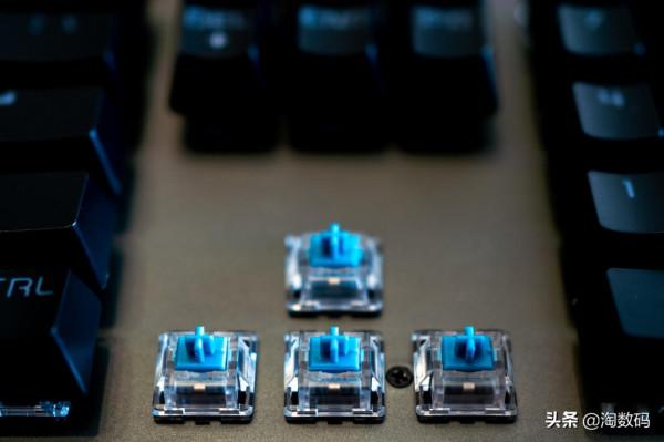 ¥99撿漏全鍵區RGB燈效+合金面板,國產廉價青軸機械鍵盤開箱曬單 ¥99撿漏全鍵區RGB燈效+合金面板,國產廉價青軸機械鍵盤開箱曬單