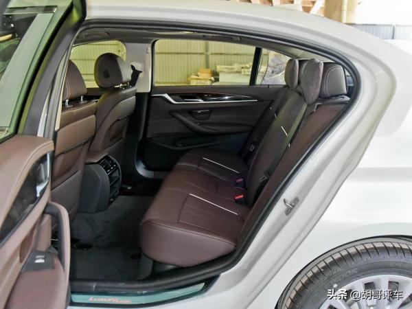 座椅帶加熱，尺寸有加長，豪華品牌的行政級三廂車，實拍寶馬5系
