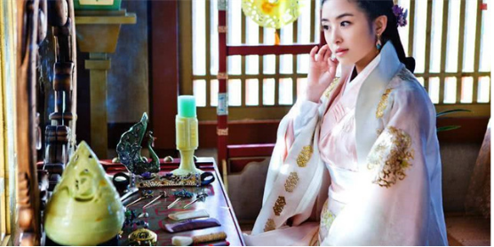 古代如果有妃子不忠,皇帝會用什麼方法來處置?主要是幾種手段 古代如果有妃子不忠,皇帝會用什麼方法來處置?主要是幾種手段