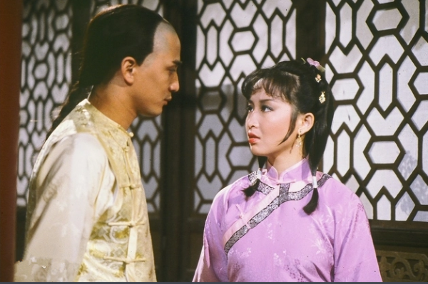 黃杏秀：曾是TVB第一俠女，下嫁陳百祥後，過得怎麼樣？