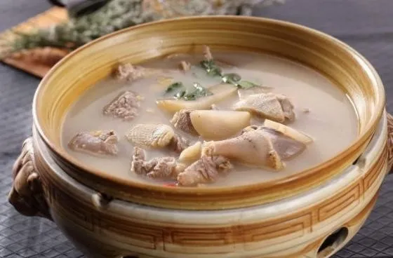 怎麼一到冬天你總是在舔嘴唇啊？可能是“唇風”在搗鬼