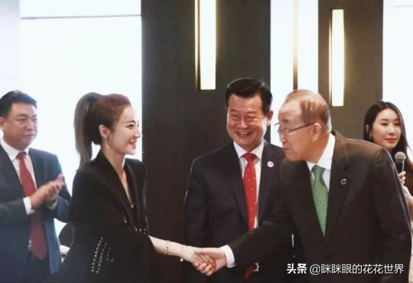 聯合國秘書長潘基文書法引爭論,筆墨貌合神離,洋蔥體點畫太淺薄 聯合國秘書長潘基文書法引爭論,筆墨貌合神離,洋蔥體點畫太淺薄