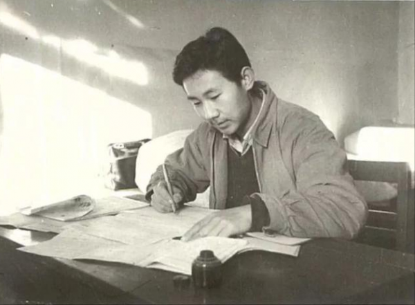 喝酒喝到家財散盡，妻子暴走，老來喪女的騰格爾如今“悔”了嗎？