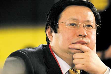 金融梟雄唐萬新，資產1200億，跌倒時拿不出256萬，入獄8年今如何