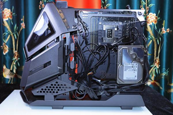 華碩 B660 重炮手 WiFi 登場，這算是半開放式主機嗎？