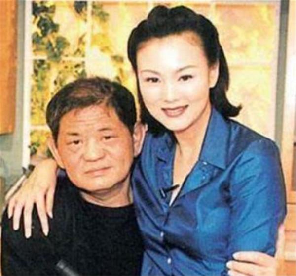 億萬富翁黃任中：給紅顏知己買豪車豪宅，晚年病重無人探望