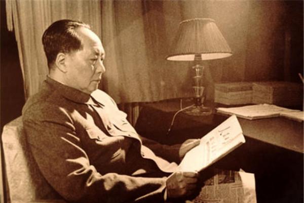 65年,毛主席視察天津,指名要見李銀橋:銀橋,你怎麼不聽我的話 65年,毛主席視察天津,指名要見李銀橋:銀橋,你怎麼不聽我的話