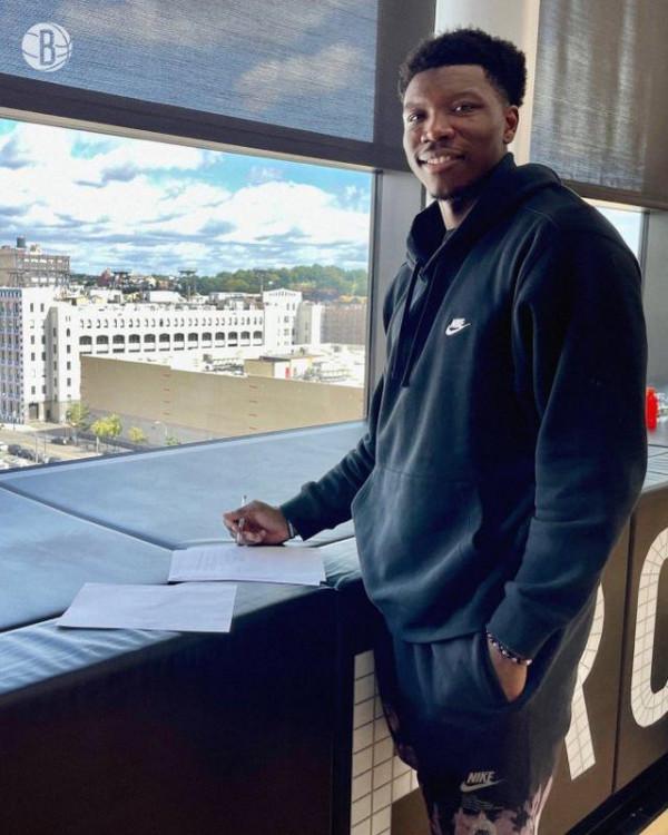 籃網官宣新援，火箭報價西蒙斯！勇士試訓3人，CBA得分王重返休城