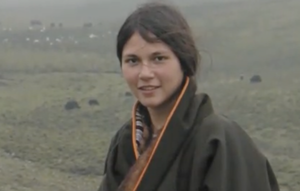 美國女孩嫁甘肅農村小夥,生兩個孩子,做圍巾一條賣1萬元,憑啥 美國女孩嫁甘肅農村小夥,生兩個孩子,做圍巾一條賣1萬元,憑啥