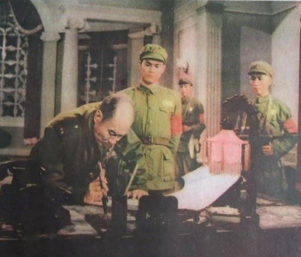 國軍中將王慧生因得罪龍雲而辭職，後又隨其起義，為何被公審槍決