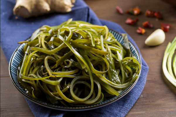 涼拌海帶絲時，2個技巧要牢記，清脆爽口真解膩，好吃沒腥味