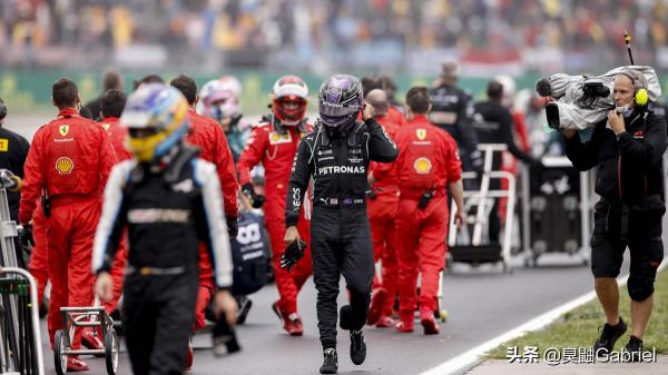 漢密爾頓在土耳其不進站能取得怎樣的成績?最好第四名 最差退賽 漢密爾頓在土耳其不進站能取得怎樣的成績?最好第四名 最差退賽