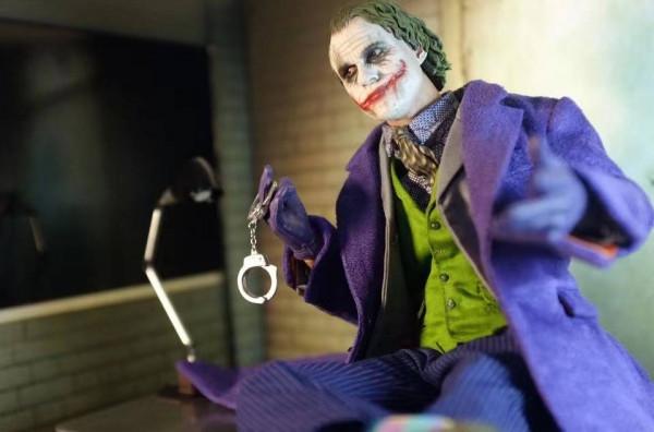 萬聖節前夜砍傷17人,只為死刑?日本版“小丑”或是富裕家庭中的自私男孩? 萬聖節前夜砍傷17人,只為死刑?日本版“小丑”或是富裕家庭中的自私男孩?