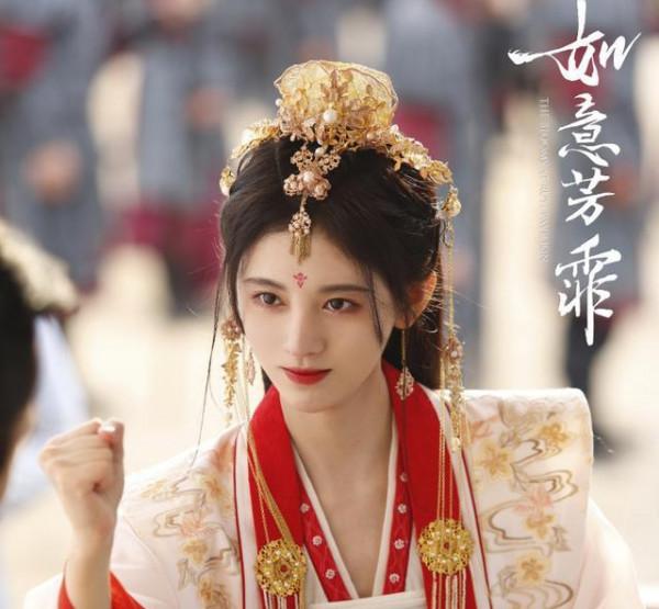 新劇鞠婧禕半永久妝容又遭吐槽,那麼有錢,為何不選擇整形? 新劇鞠婧禕半永久妝容又遭吐槽,那麼有錢,為何不選擇整形?