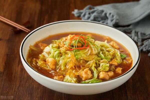 天冷了，煮一鍋粉兒，熱乎乎的，真香