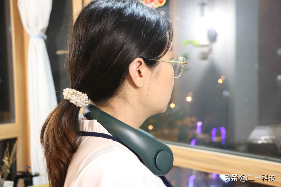 掛脖風扇新物種，讓你享受山間清爽的風