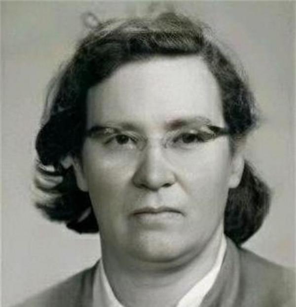 周總理去世後，賬戶仍有1.2萬英鎊存款，這些存款從何而來？