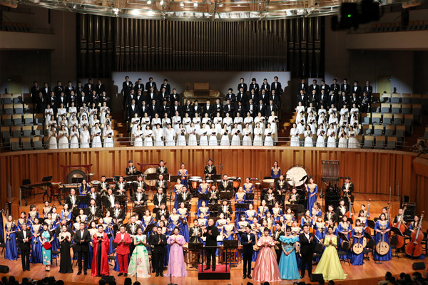 展現廣東音樂魅力 大型民族交響組曲《簕杜鵑與金蓮花》國家大劇院首演