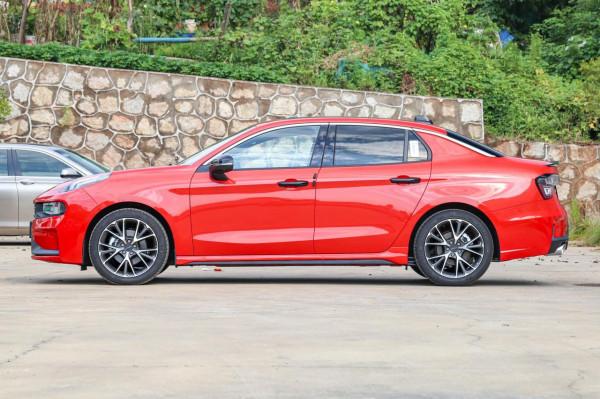 對比|“皇城”PK,顏值即正義,傳祺影豹/領克03誰是你的菜? 對比|“皇城”PK,顏值即正義,傳祺影豹/領克03誰是你的菜?