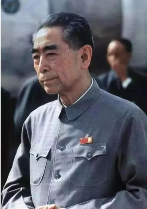 周恩來年輕時非常帥氣，為何他卻從28歲開始，留起了難看的大鬍子