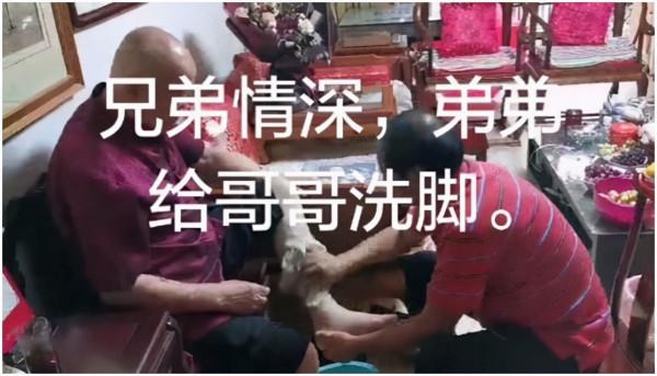 馮鞏搭檔牛群：被質疑貪汙，58歲妻離子散，這些年他過的有多慘？