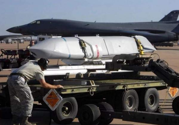 齊射240枚隱身導彈！大型艦隊一次搞定，這就是美式飽和攻擊