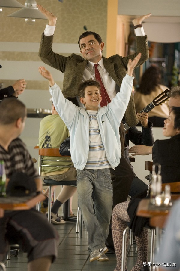 《憨豆的黃金週》：從頭笑到尾，喜劇大師羅溫·艾金森的經典之作