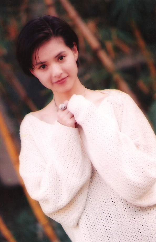 &OpenCurlyDoubleQuote;小龍女&rdquo;李若彤：戀富豪10年成空，至今未婚，她情歸何處？