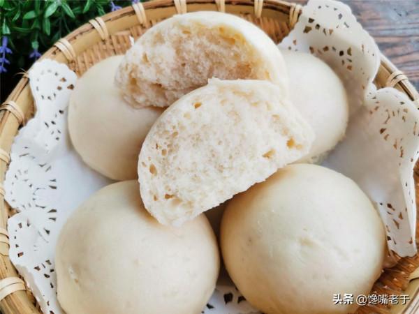 蒸饅頭和包子，切記要“三次醒發”，不然出鍋後死皮、塌陷還難吃