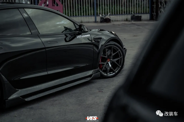 油價太貴被迫買Model 3高效能版,幫老婆磨合新車順便改裝玩玩 油價太貴被迫買Model 3高效能版,幫老婆磨合新車順便改裝玩玩