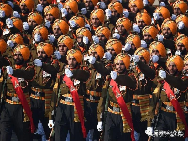 閱兵式的禮服，穿出不一樣