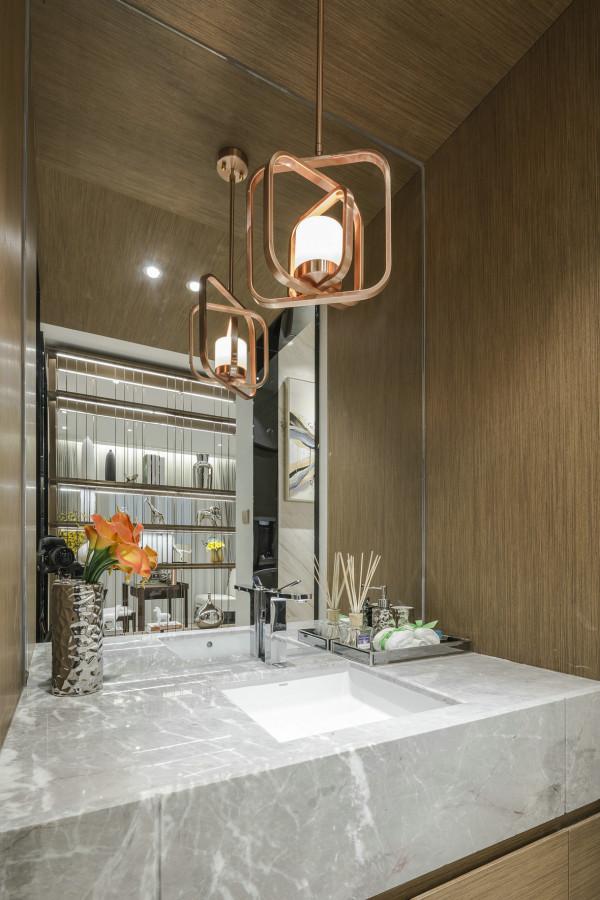 當代新風輕奢其形，張揚有度