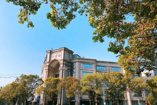 1年有150天住酒店，44次旅行，47次飛行！這江南女子怎麼做到的？