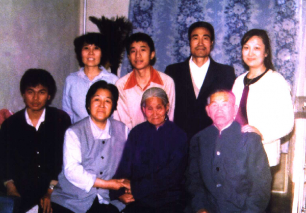 1970年，山東一戶人家嫁女兒，女婿對岳母說：這聲娘俺喊了二十年