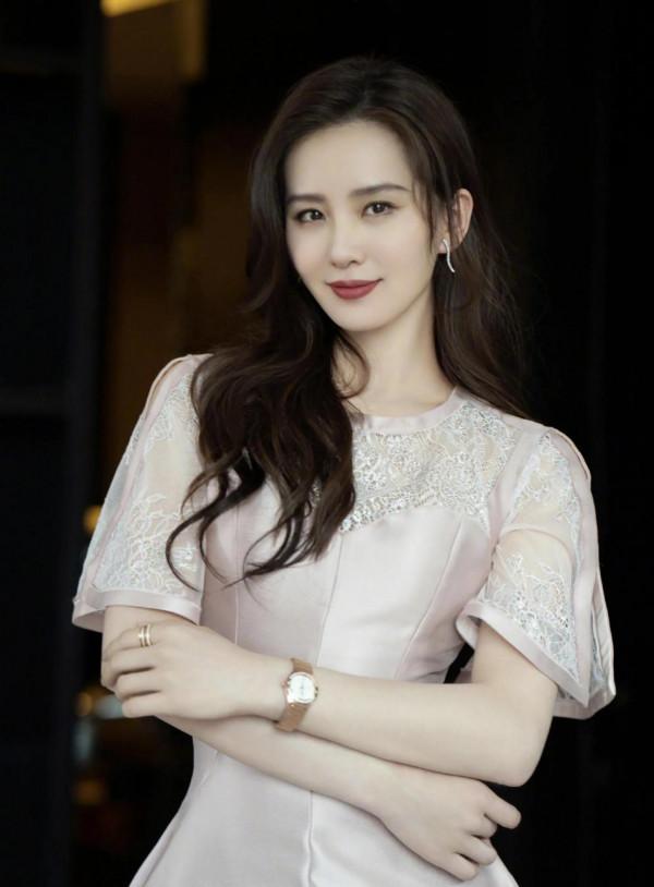 80後辣媽，佟麗婭端莊，劉詩詩氣質，趙麗穎少女，楊冪美豔，慕了