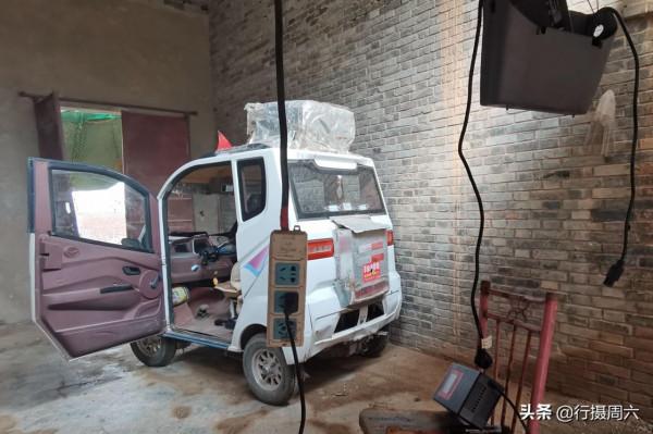 巴蜀奇人隱居山西農村，用塑膠布搭房過冬，看活成啥樣