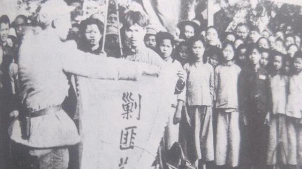 關押18年的土匪出獄,舉報一72歲老農,此人曾害死5名師級幹部 關押18年的土匪出獄,舉報一72歲老農,此人曾害死5名師級幹部